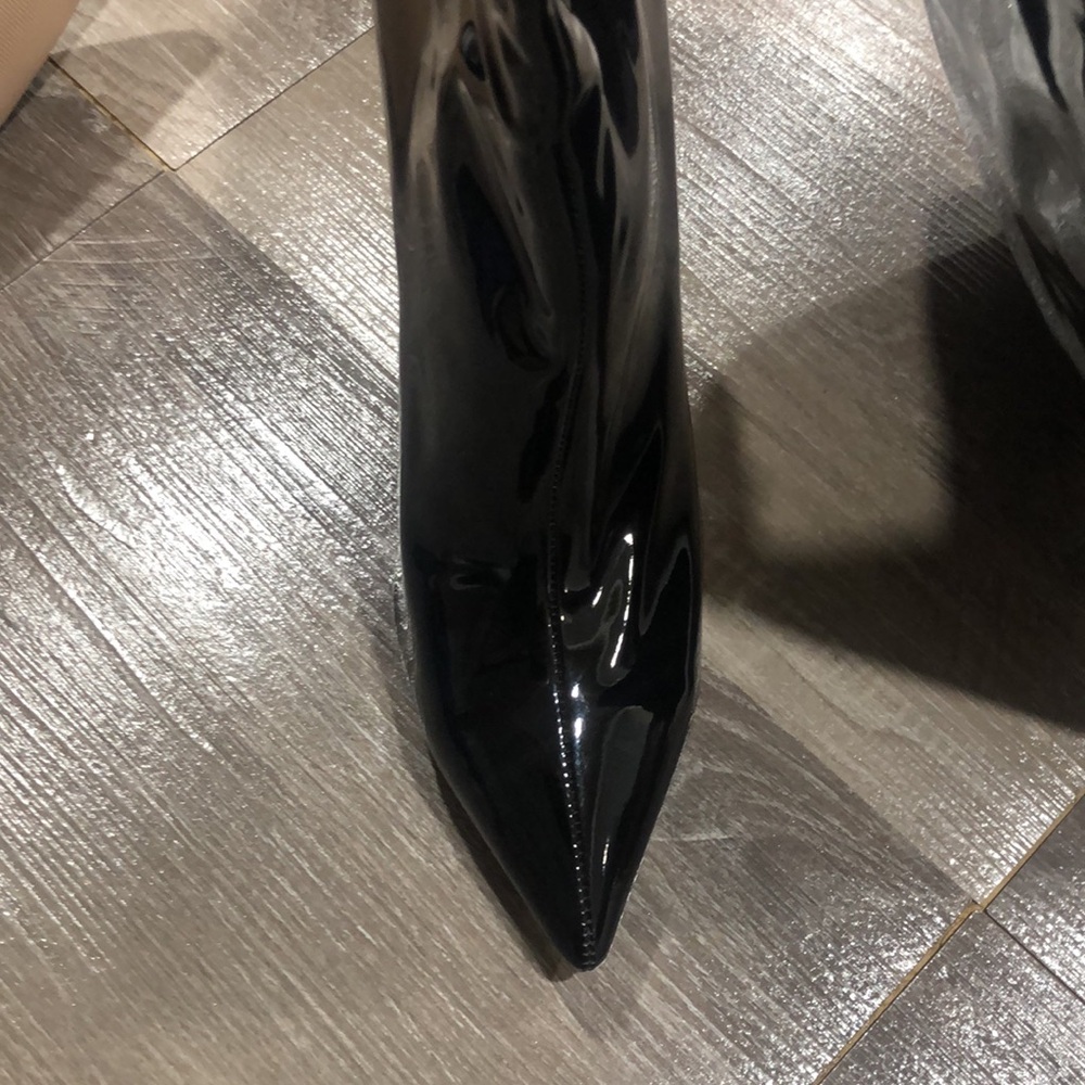 Black Patent Heeled Boots - Picture 3 of 5